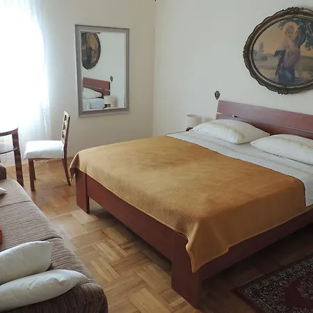 Zdenka Apartment *